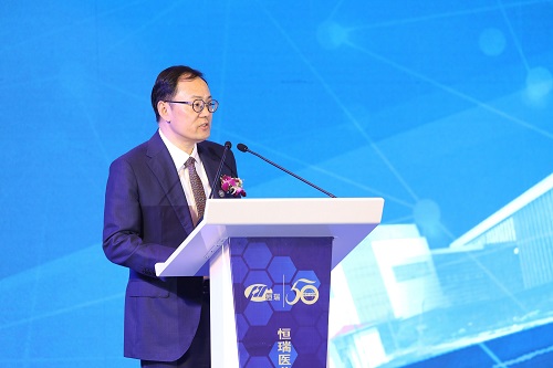 周董講話.jpg